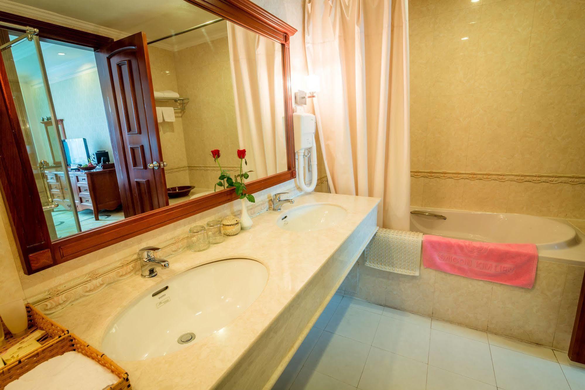 Sai Gon Kim Lien Hotel Vinh City Exterior foto